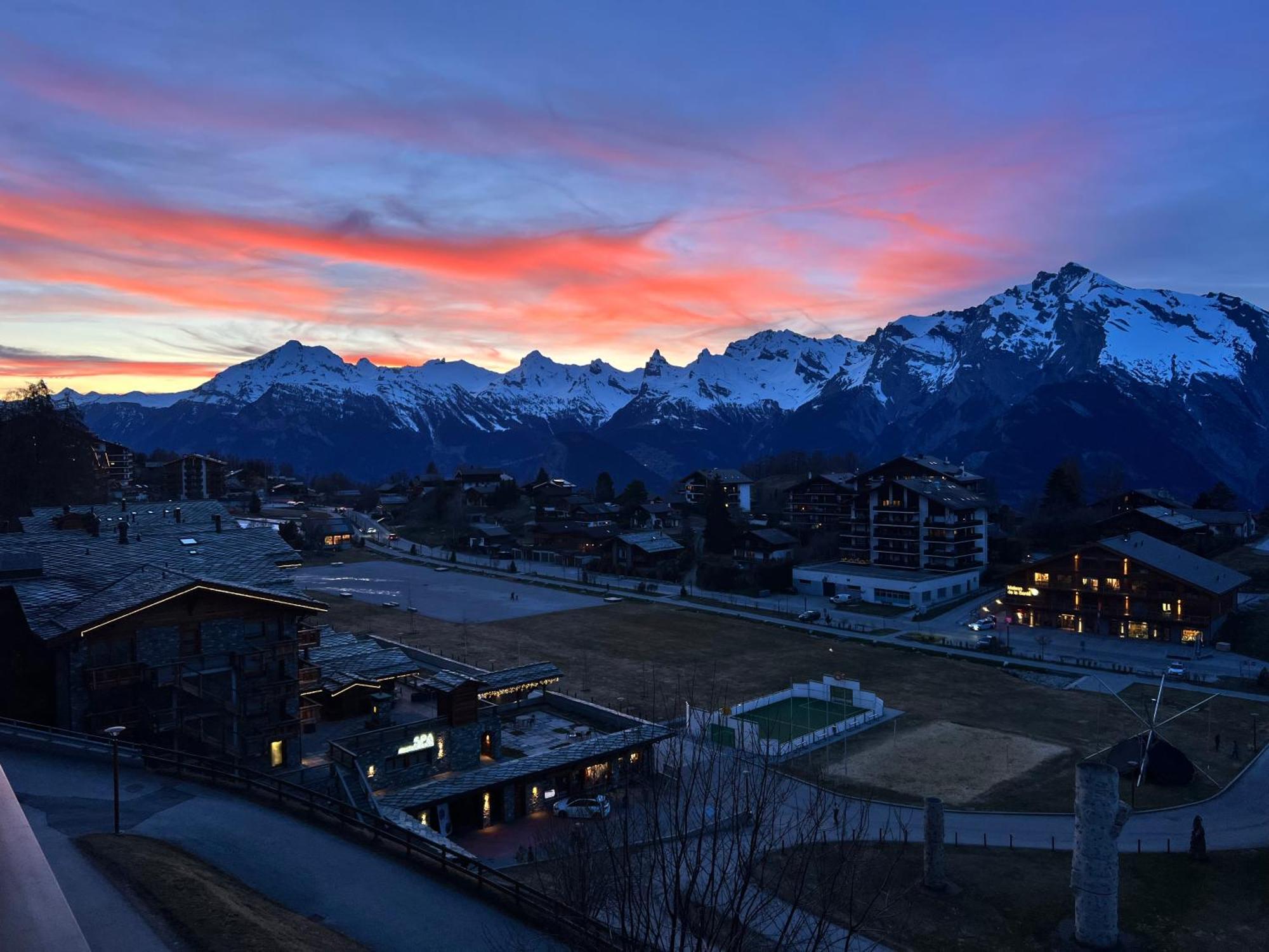 Apartment Vincenzo Appart, Confortable A Nendaz, Acces Direct Au Telecabine De Tracouet Et Parking Souterrain Inclus Nendaz